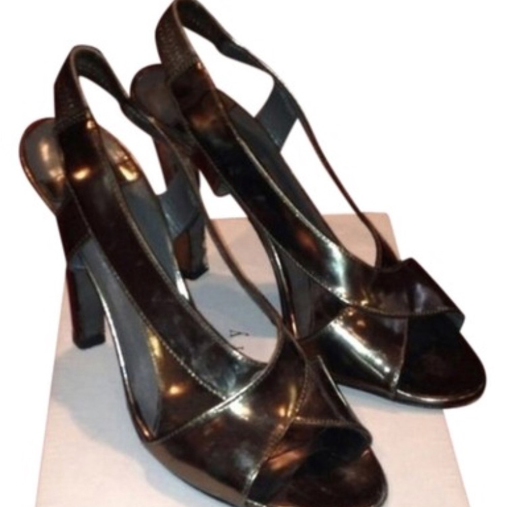 Theory silver metallic sandals size 7.5